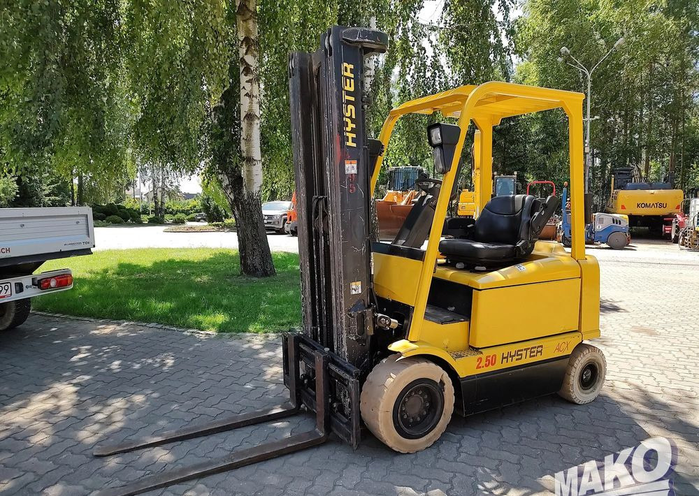 Hyster J2.50XM-717 - Električni viličar: slika Hyster J2.50XM-717 - Električni viličar Hyster J2.50XM-717 - Električni viličar: slika Hyster J2.50XM-717 - Električni viličar