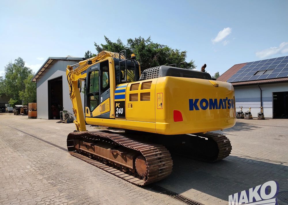 Komatsu PC240 LC-10 - Bager gusjeničar: slika Komatsu PC240 LC-10 - Bager gusjeničar Komatsu PC240 LC-10 - Bager gusjeničar: slika Komatsu PC240 LC-10 - Bager gusjeničar