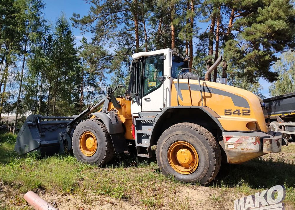 Liebherr L542 - Utovarivač na kotačima: slika Liebherr L542 - Utovarivač na kotačima Liebherr L542 - Utovarivač na kotačima: slika Liebherr L542 - Utovarivač na kotačima