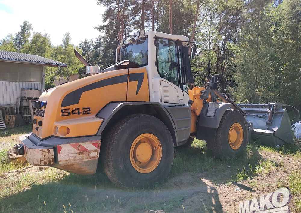 Liebherr L542 - Utovarivač na kotačima: slika Liebherr L542 - Utovarivač na kotačima Liebherr L542 - Utovarivač na kotačima: slika Liebherr L542 - Utovarivač na kotačima