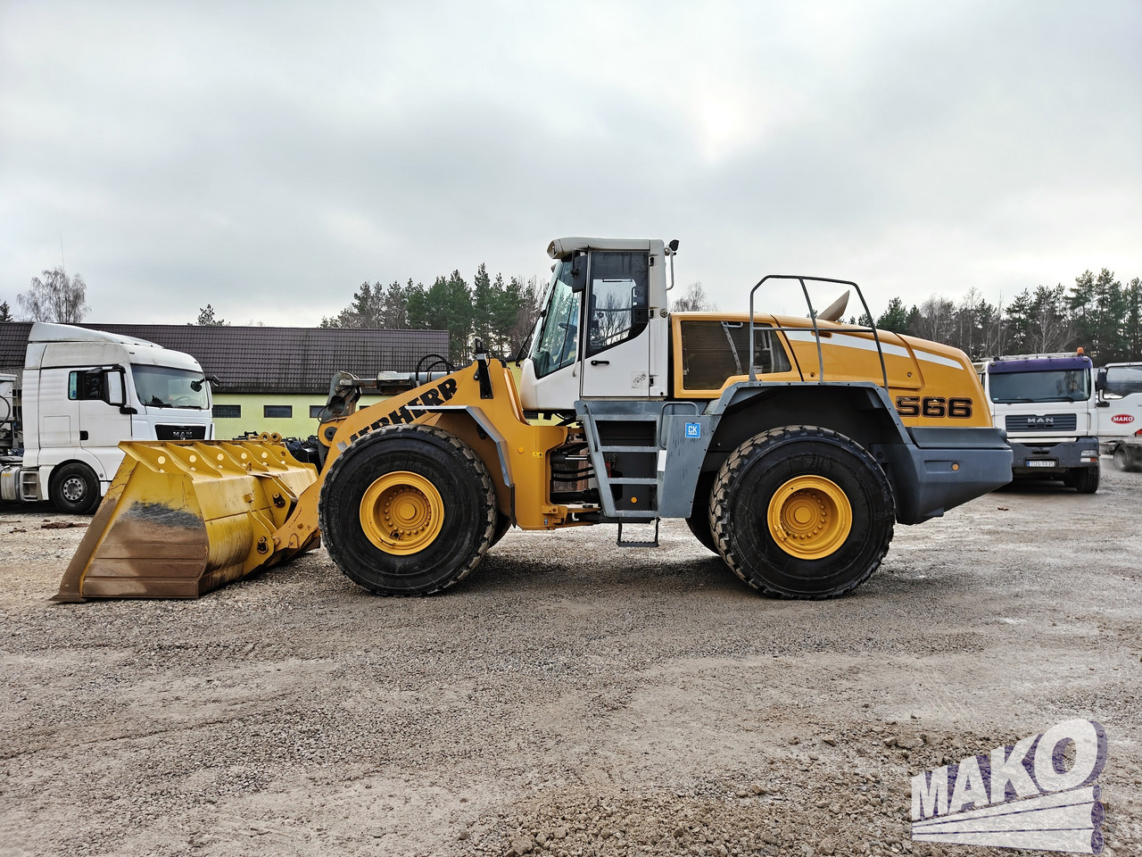 Liebherr L566 - Utovarivač na kotačima: slika Liebherr L566 - Utovarivač na kotačima Liebherr L566 - Utovarivač na kotačima: slika Liebherr L566 - Utovarivač na kotačima