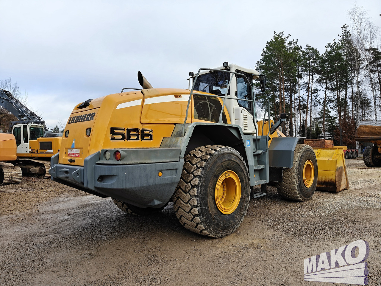 Liebherr L566 - Utovarivač na kotačima: slika Liebherr L566 - Utovarivač na kotačima Liebherr L566 - Utovarivač na kotačima: slika Liebherr L566 - Utovarivač na kotačima