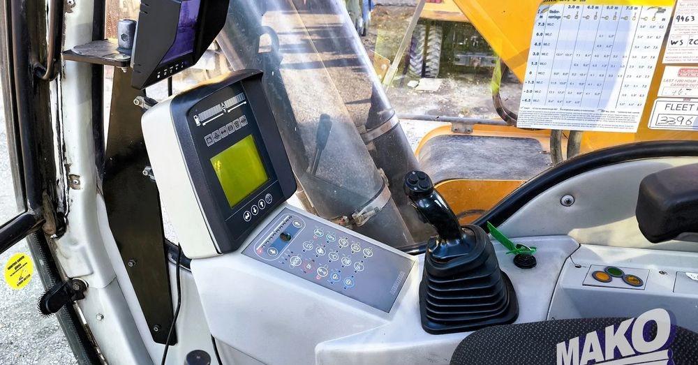 Bager gusjeničar Liebherr R906 LC Litronic: slika Bager gusjeničar Liebherr R906 LC Litronic