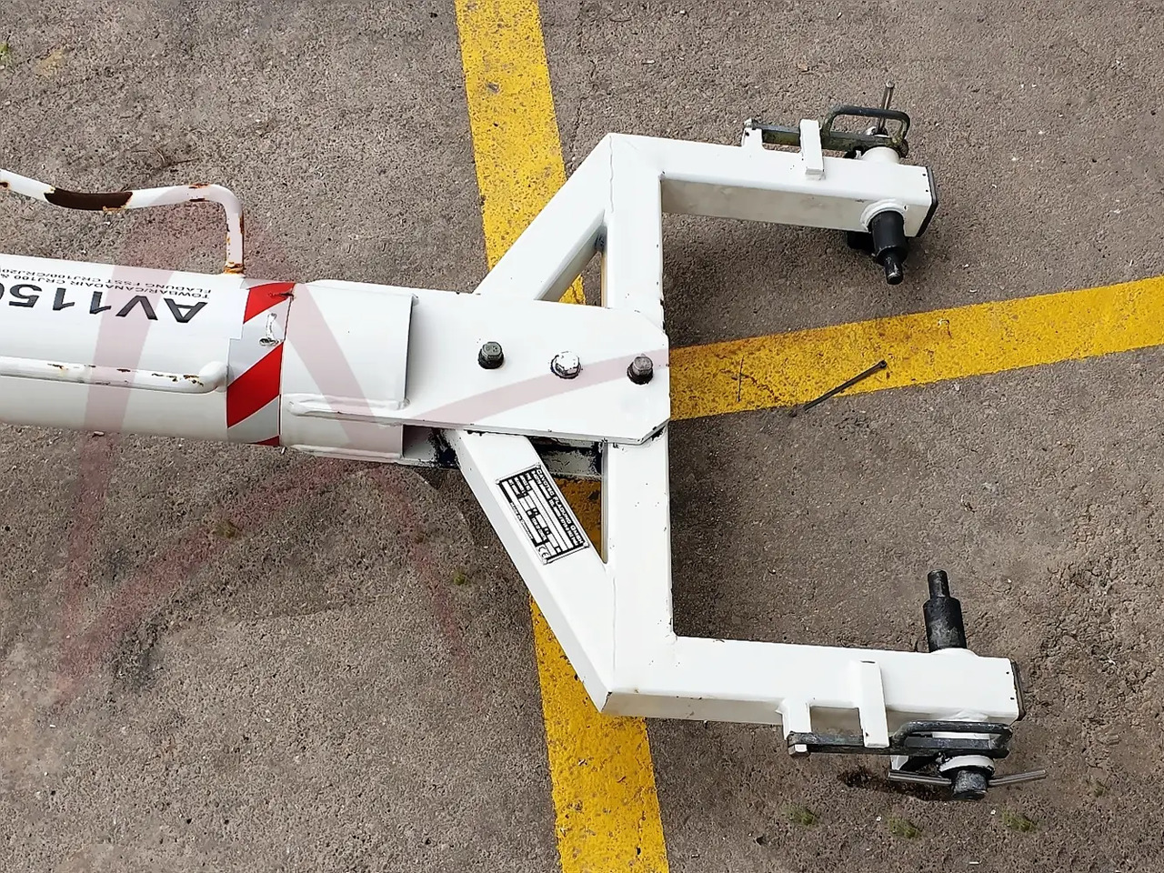 CAVOTEC FLADUNG FSST CRJ100-1000 - Aerodromska oprema: slika CAVOTEC FLADUNG FSST CRJ100-1000 - Aerodromska oprema CAVOTEC FLADUNG FSST CRJ100-1000 - Aerodromska oprema: slika CAVOTEC FLADUNG FSST CRJ100-1000 - Aerodromska oprema