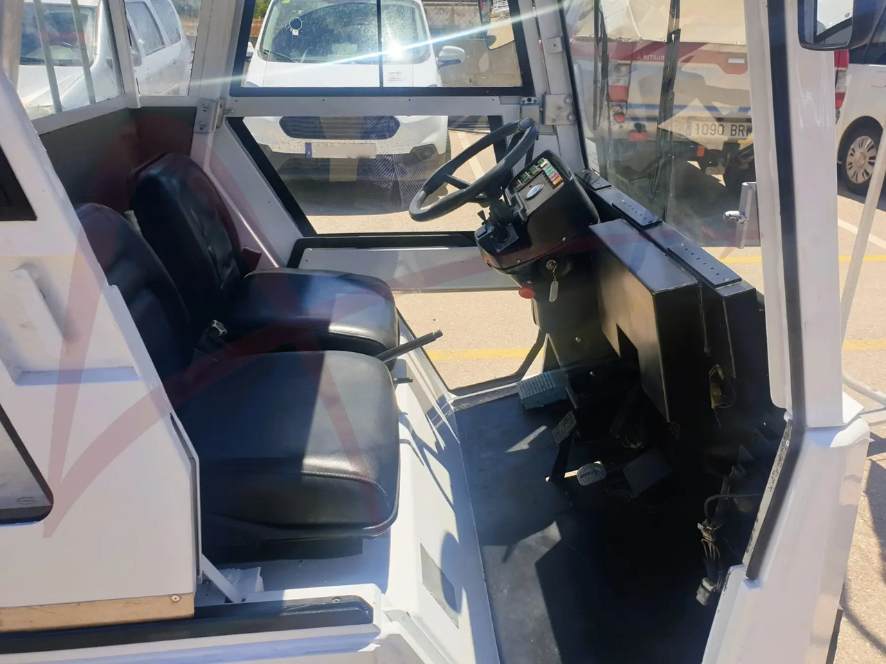 CHARLATTE T135 AC - Traktor za prtljagu: slika  CHARLATTE T135 AC - Traktor za prtljagu CHARLATTE T135 AC - Traktor za prtljagu: slika  CHARLATTE T135 AC - Traktor za prtljagu