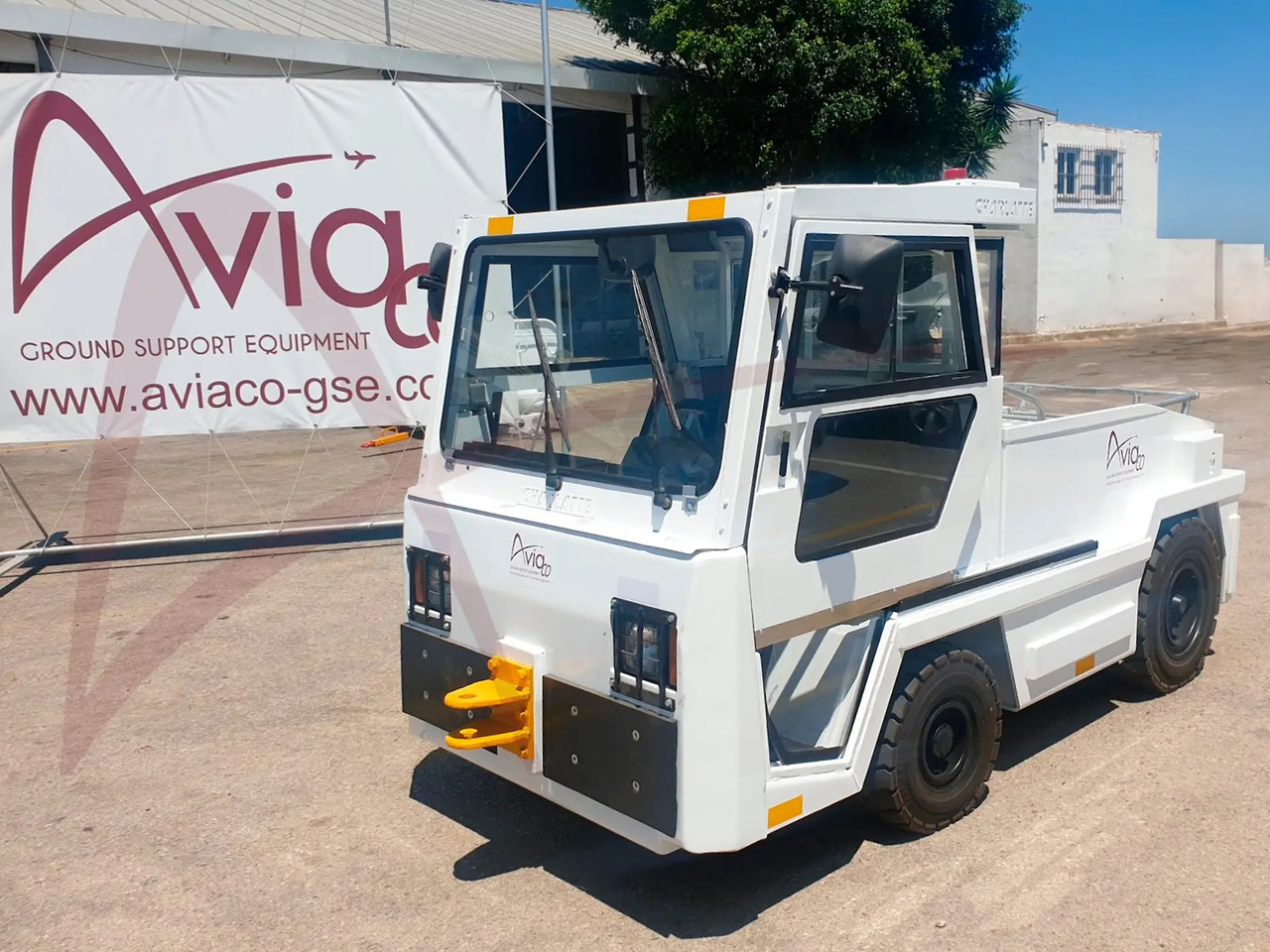 CHARLATTE T135 - Traktor za prtljagu: slika  CHARLATTE T135 - Traktor za prtljagu CHARLATTE T135 - Traktor za prtljagu: slika  CHARLATTE T135 - Traktor za prtljagu