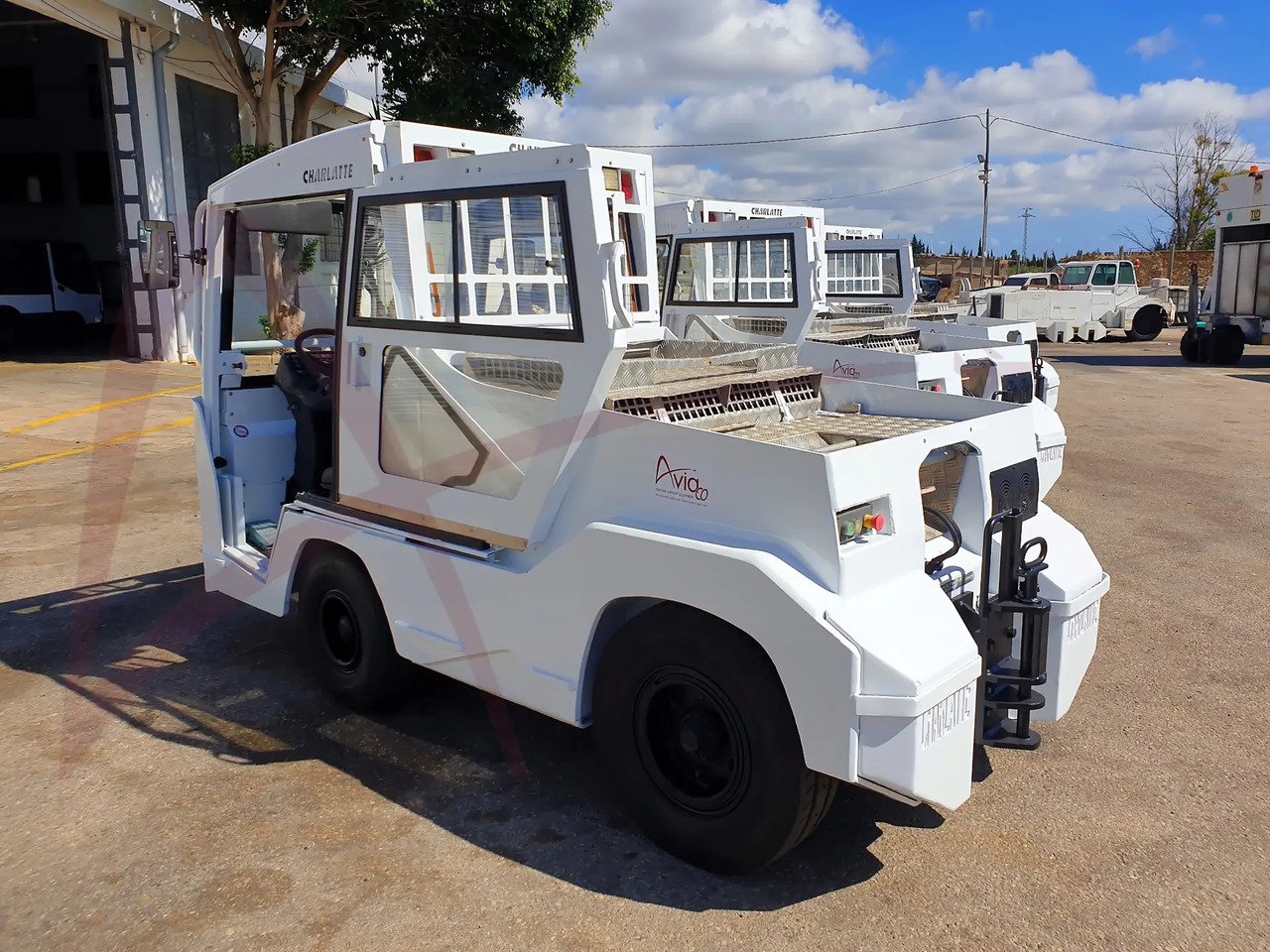 CHARLATTE TE.225 - Traktor za prtljagu: slika CHARLATTE TE.225 - Traktor za prtljagu CHARLATTE TE.225 - Traktor za prtljagu: slika CHARLATTE TE.225 - Traktor za prtljagu