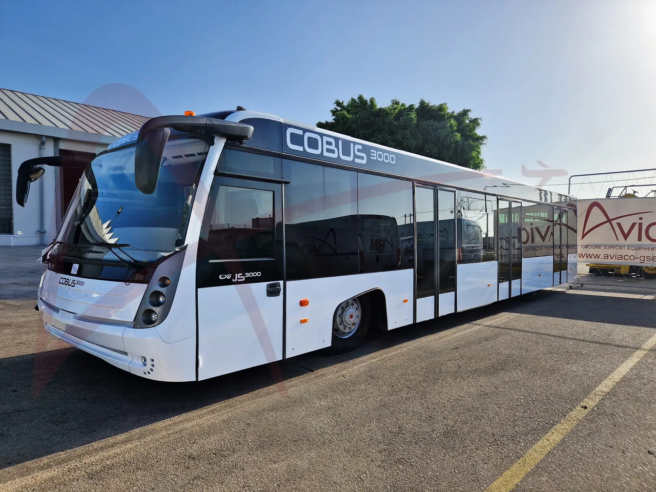 CONTRAC COBUS 3000 - Aerodromski autobus: slika CONTRAC COBUS 3000 - Aerodromski autobus CONTRAC COBUS 3000 - Aerodromski autobus: slika CONTRAC COBUS 3000 - Aerodromski autobus