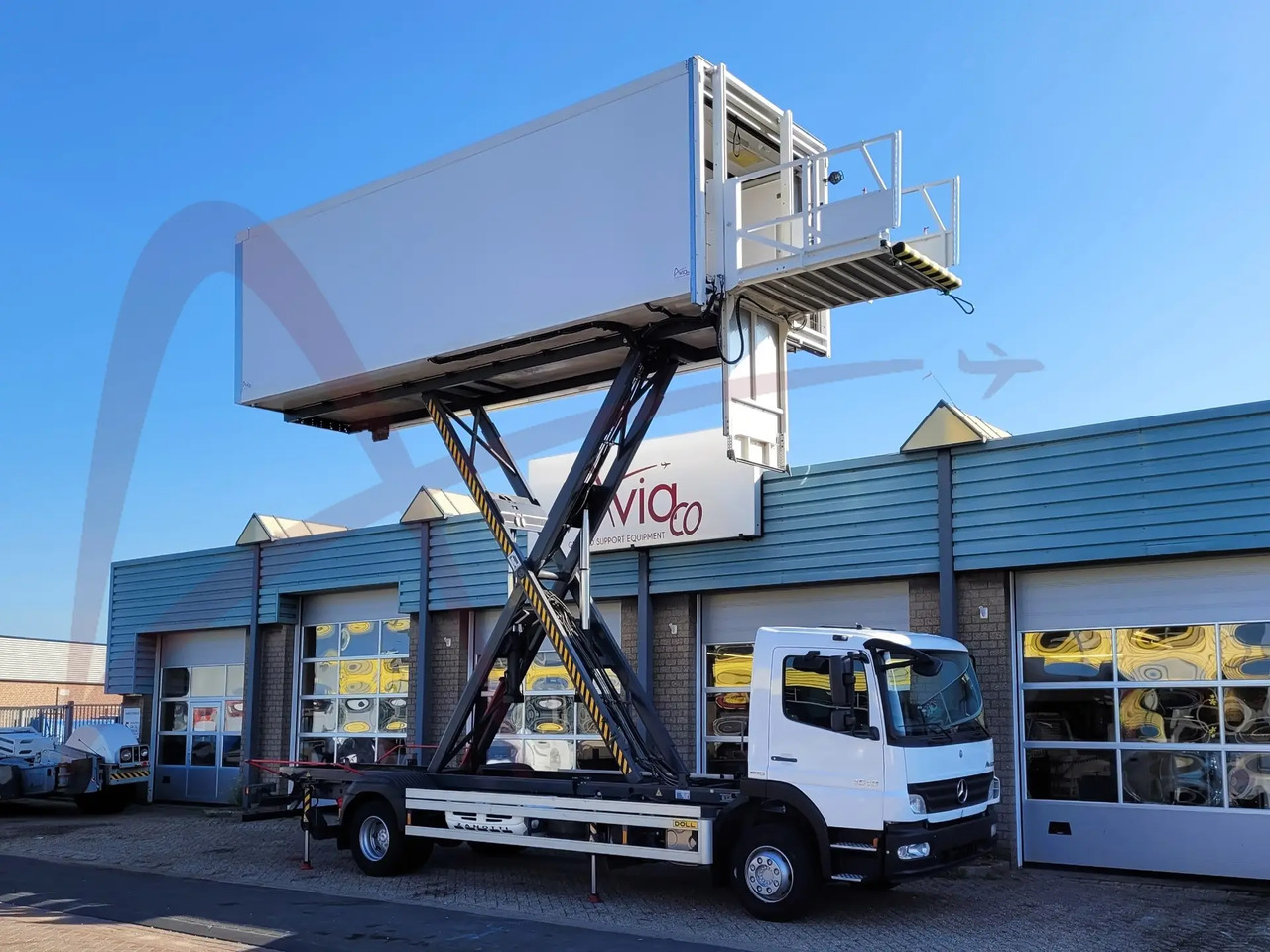 DOLL X-CAT U79.15S045.00 - Vozilo za catering: slika DOLL X-CAT U79.15S045.00 - Vozilo za catering DOLL X-CAT U79.15S045.00 - Vozilo za catering: slika DOLL X-CAT U79.15S045.00 - Vozilo za catering