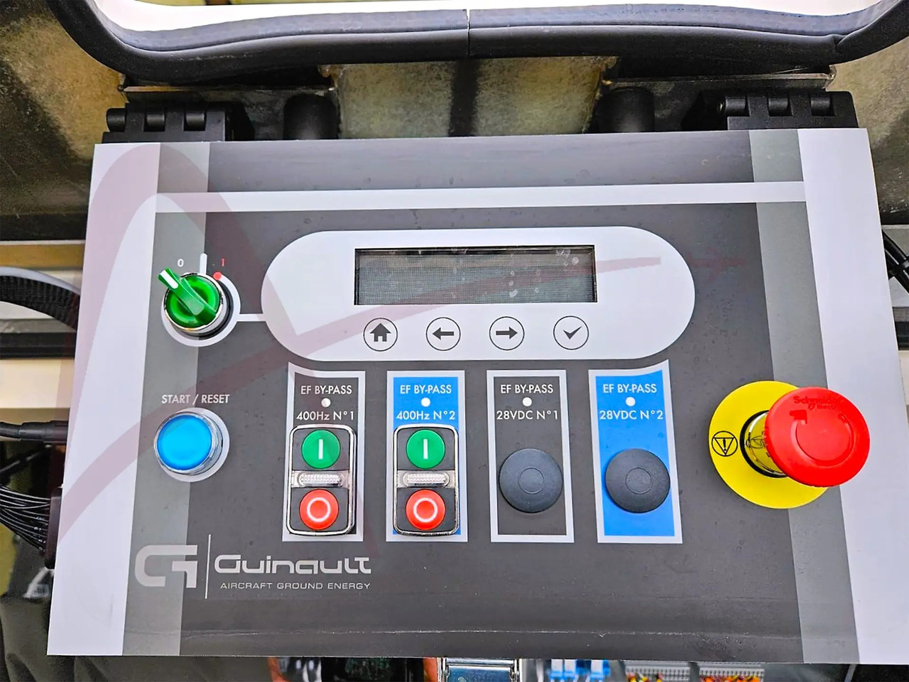 GUINAULT GA180V51D2000 - Zemaljski agregat GPU: slika GUINAULT GA180V51D2000 - Zemaljski agregat GPU GUINAULT GA180V51D2000 - Zemaljski agregat GPU: slika GUINAULT GA180V51D2000 - Zemaljski agregat GPU