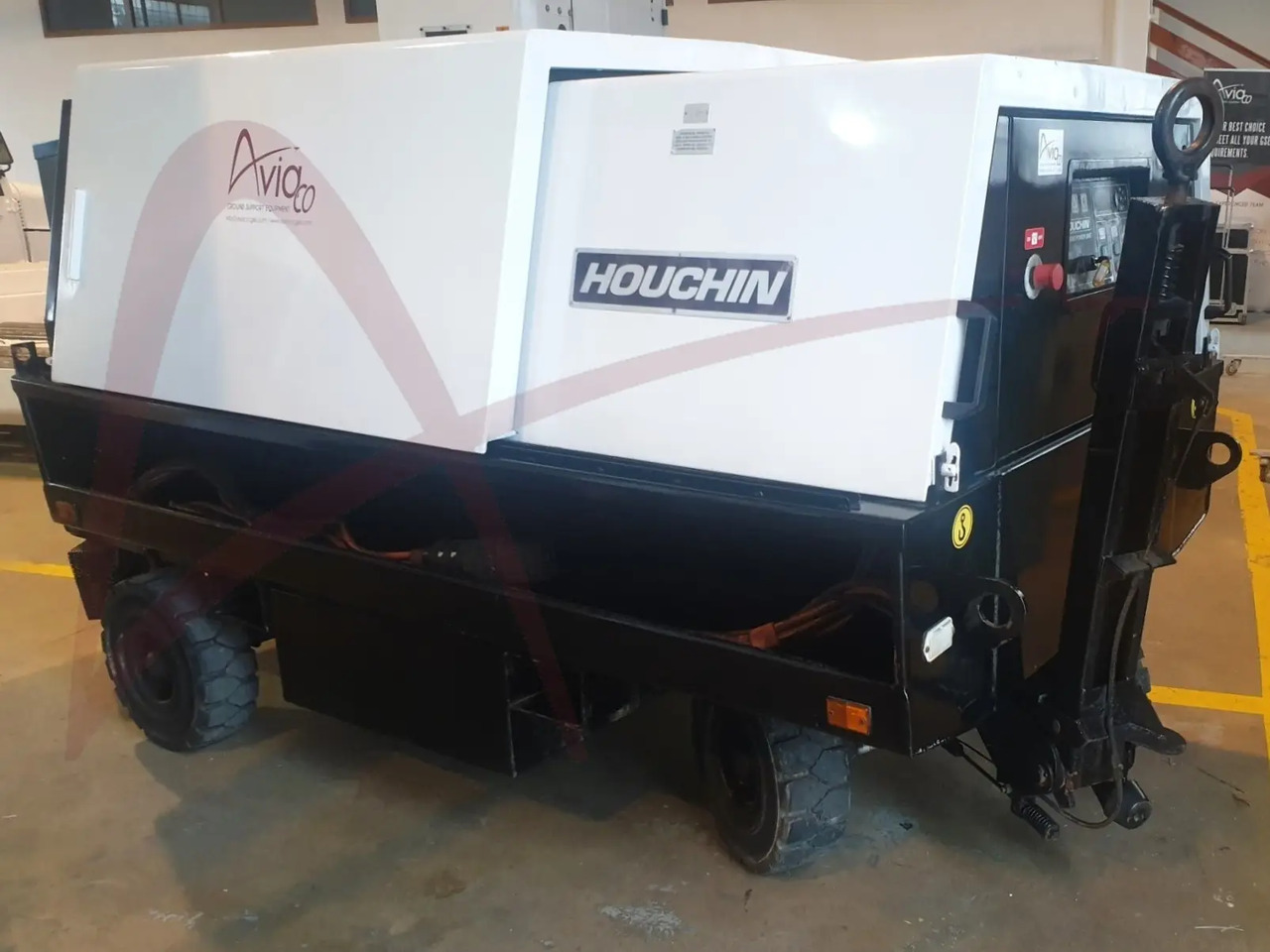 HOUCHIN 490-90 - Zemaljski agregat GPU: slika HOUCHIN 490-90 - Zemaljski agregat GPU HOUCHIN 490-90 - Zemaljski agregat GPU: slika HOUCHIN 490-90 - Zemaljski agregat GPU