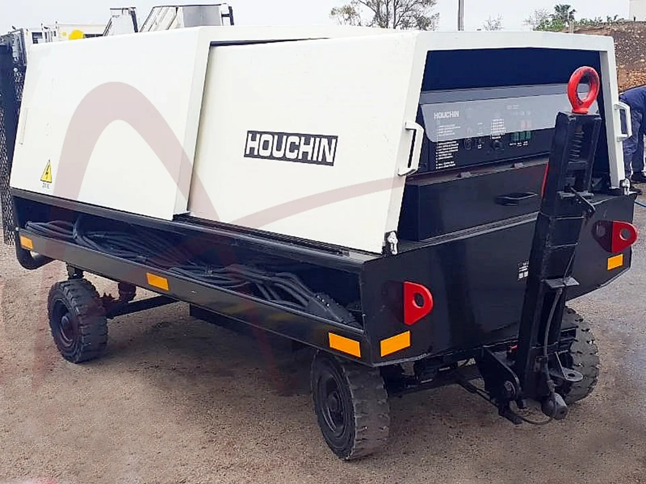 HOUCHIN 690 - Zemaljski agregat GPU: slika HOUCHIN 690 - Zemaljski agregat GPU HOUCHIN 690 - Zemaljski agregat GPU: slika HOUCHIN 690 - Zemaljski agregat GPU