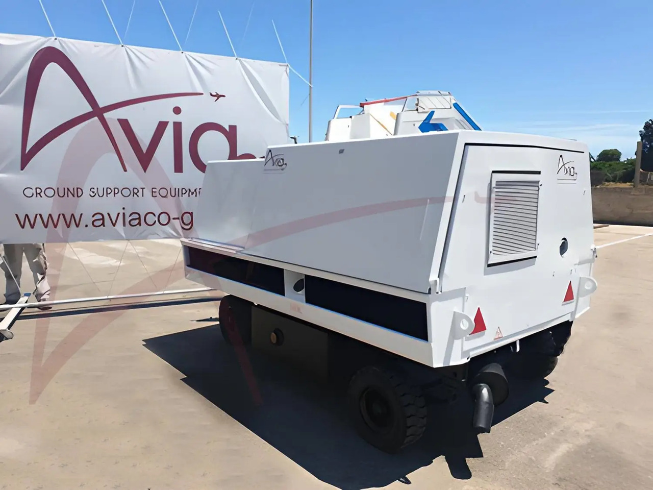 HOUCHIN D690 - Zemaljski agregat GPU: slika HOUCHIN D690 - Zemaljski agregat GPU HOUCHIN D690 - Zemaljski agregat GPU: slika HOUCHIN D690 - Zemaljski agregat GPU
