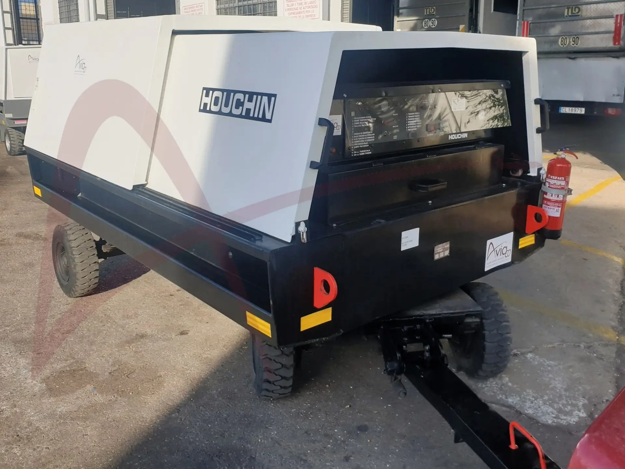 HOUCHIN D690 SV - Zemaljski agregat GPU: slika HOUCHIN D690 SV - Zemaljski agregat GPU HOUCHIN D690 SV - Zemaljski agregat GPU: slika HOUCHIN D690 SV - Zemaljski agregat GPU