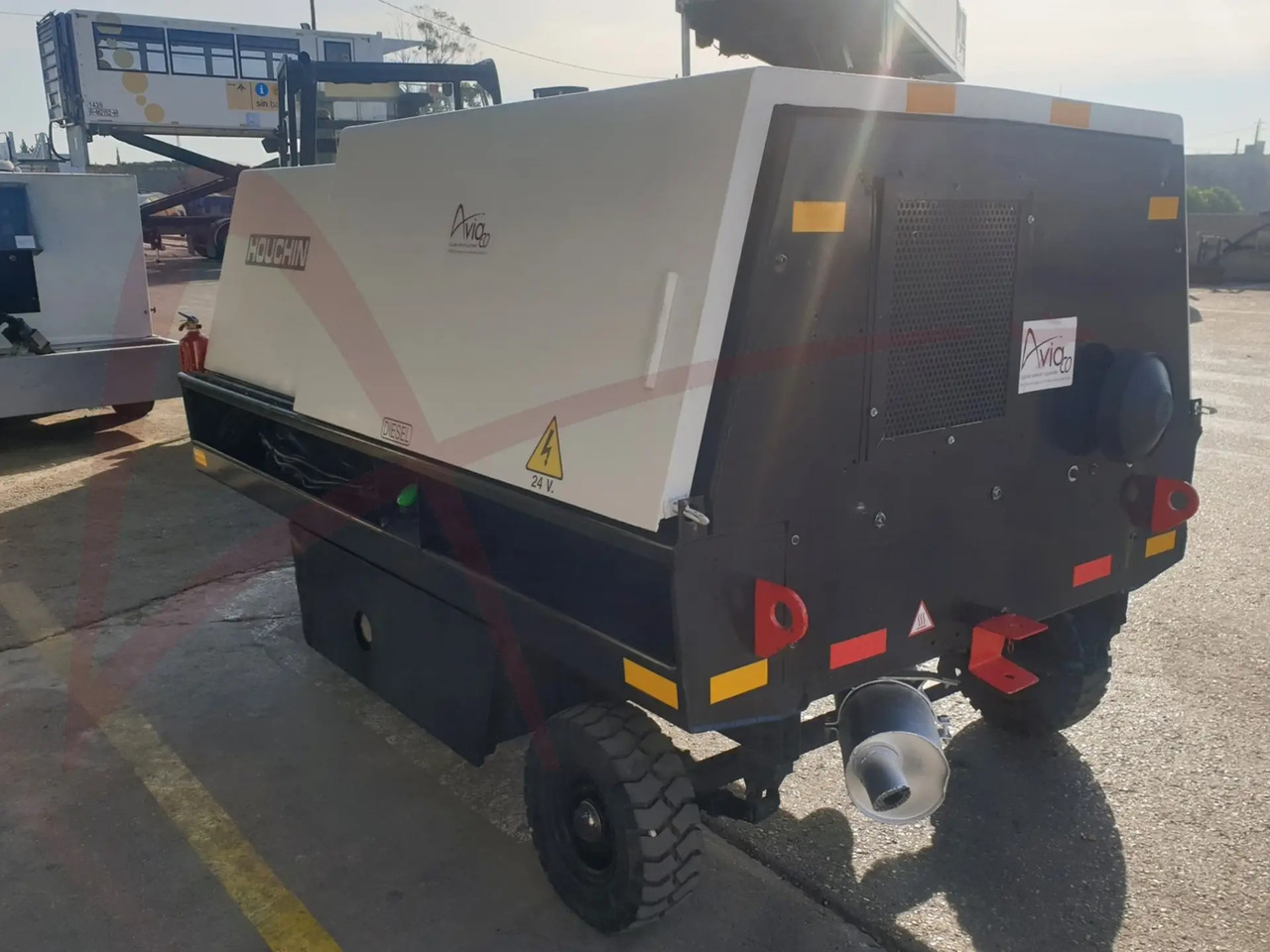 HOUCHIN D690 SV - Zemaljski agregat GPU: slika HOUCHIN D690 SV - Zemaljski agregat GPU HOUCHIN D690 SV - Zemaljski agregat GPU: slika HOUCHIN D690 SV - Zemaljski agregat GPU
