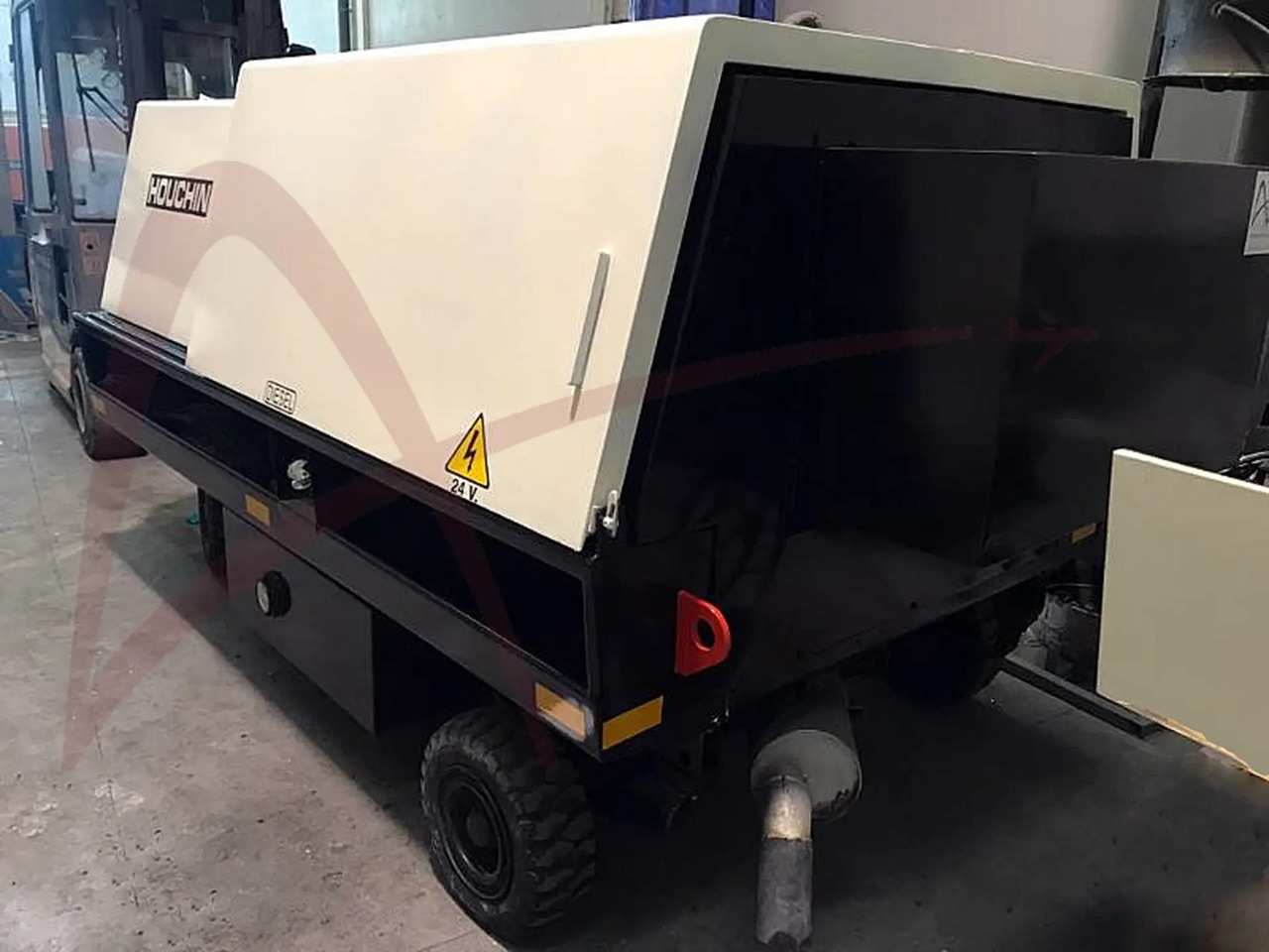 HOUCHIN D690DV - Zemaljski agregat GPU: slika HOUCHIN D690DV - Zemaljski agregat GPU HOUCHIN D690DV - Zemaljski agregat GPU: slika HOUCHIN D690DV - Zemaljski agregat GPU