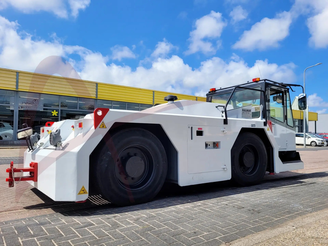 KALMAR MOTOR AB FB 250 - Traktor za vuču zrakoplova: slika KALMAR MOTOR AB FB 250 - Traktor za vuču zrakoplova KALMAR MOTOR AB FB 250 - Traktor za vuču zrakoplova: slika KALMAR MOTOR AB FB 250 - Traktor za vuču zrakoplova