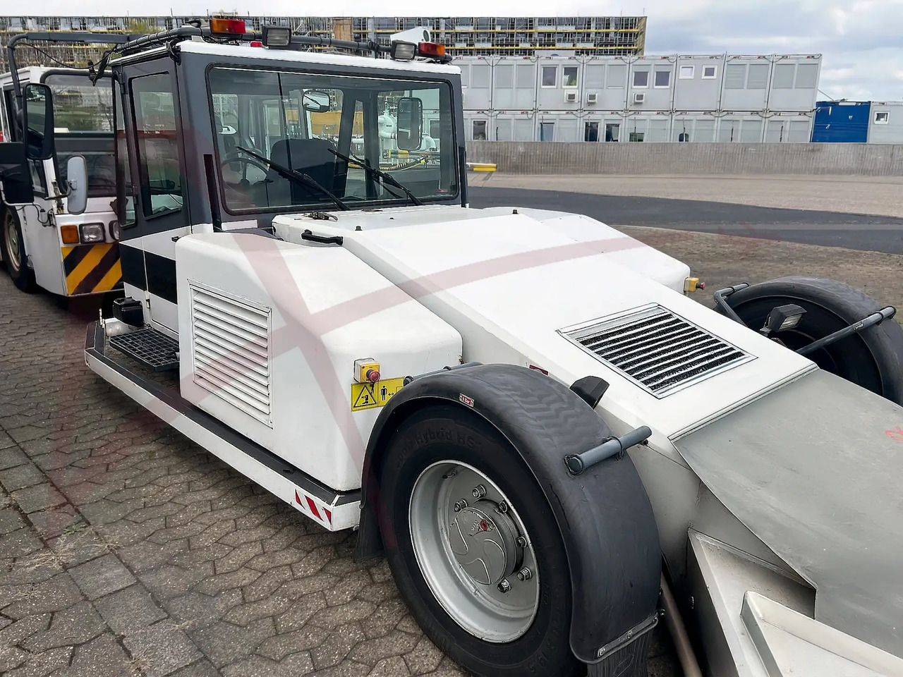 KALMAR MOTOR AB TBL 50 - Traktor za vuču zrakoplova: slika KALMAR MOTOR AB TBL 50 - Traktor za vuču zrakoplova KALMAR MOTOR AB TBL 50 - Traktor za vuču zrakoplova: slika KALMAR MOTOR AB TBL 50 - Traktor za vuču zrakoplova