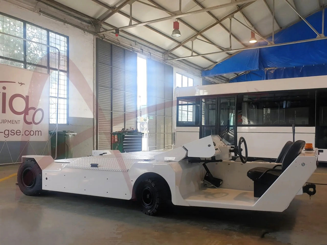 LEKTRO AP8950SD - Traktor za vuču zrakoplova: slika LEKTRO AP8950SD - Traktor za vuču zrakoplova LEKTRO AP8950SD - Traktor za vuču zrakoplova: slika LEKTRO AP8950SD - Traktor za vuču zrakoplova