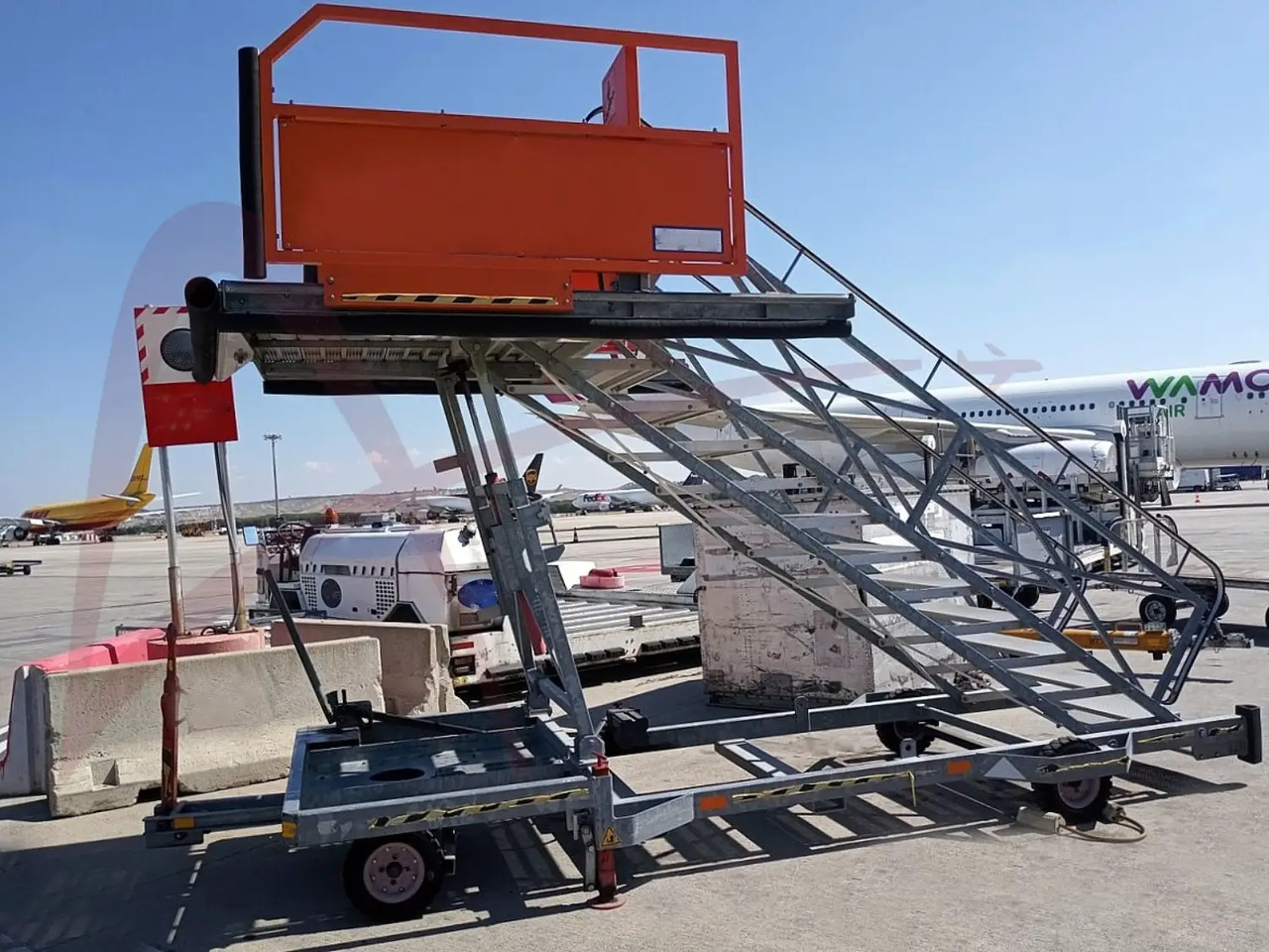 MASTER EQUIPMENT STR716 - Putničke stepenice: slika MASTER EQUIPMENT STR716 - Putničke stepenice MASTER EQUIPMENT STR716 - Putničke stepenice: slika MASTER EQUIPMENT STR716 - Putničke stepenice