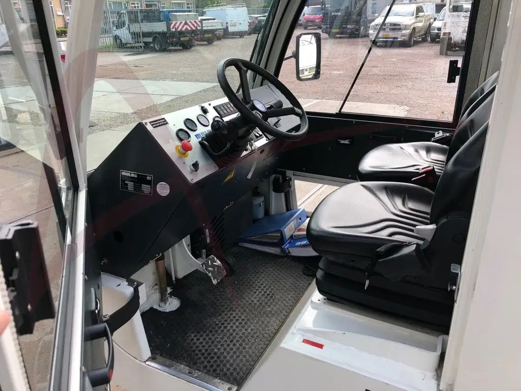 MULAG COMET 4H - Traktor za prtljagu: slika MULAG COMET 4H - Traktor za prtljagu MULAG COMET 4H - Traktor za prtljagu: slika MULAG COMET 4H - Traktor za prtljagu
