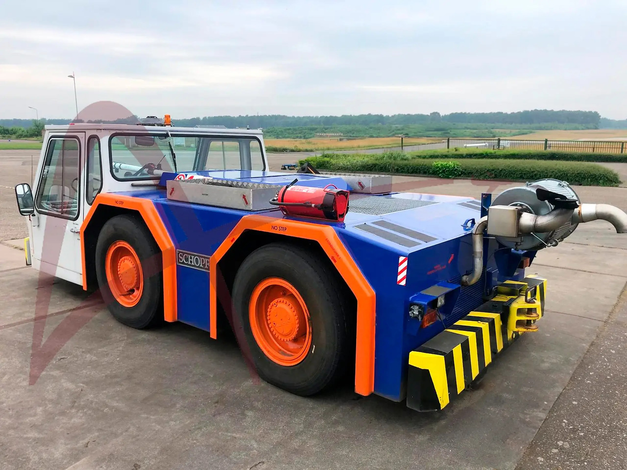 SCHOPF F106 - Traktor za vuču zrakoplova: slika SCHOPF F106 - Traktor za vuču zrakoplova SCHOPF F106 - Traktor za vuču zrakoplova: slika SCHOPF F106 - Traktor za vuču zrakoplova