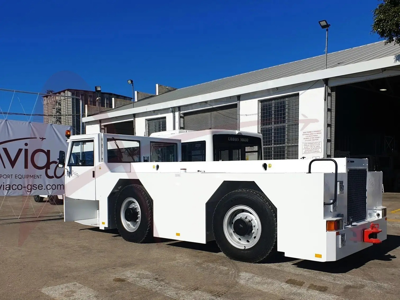 SCHOPF F180 - Traktor za vuču zrakoplova: slika SCHOPF F180 - Traktor za vuču zrakoplova SCHOPF F180 - Traktor za vuču zrakoplova: slika SCHOPF F180 - Traktor za vuču zrakoplova