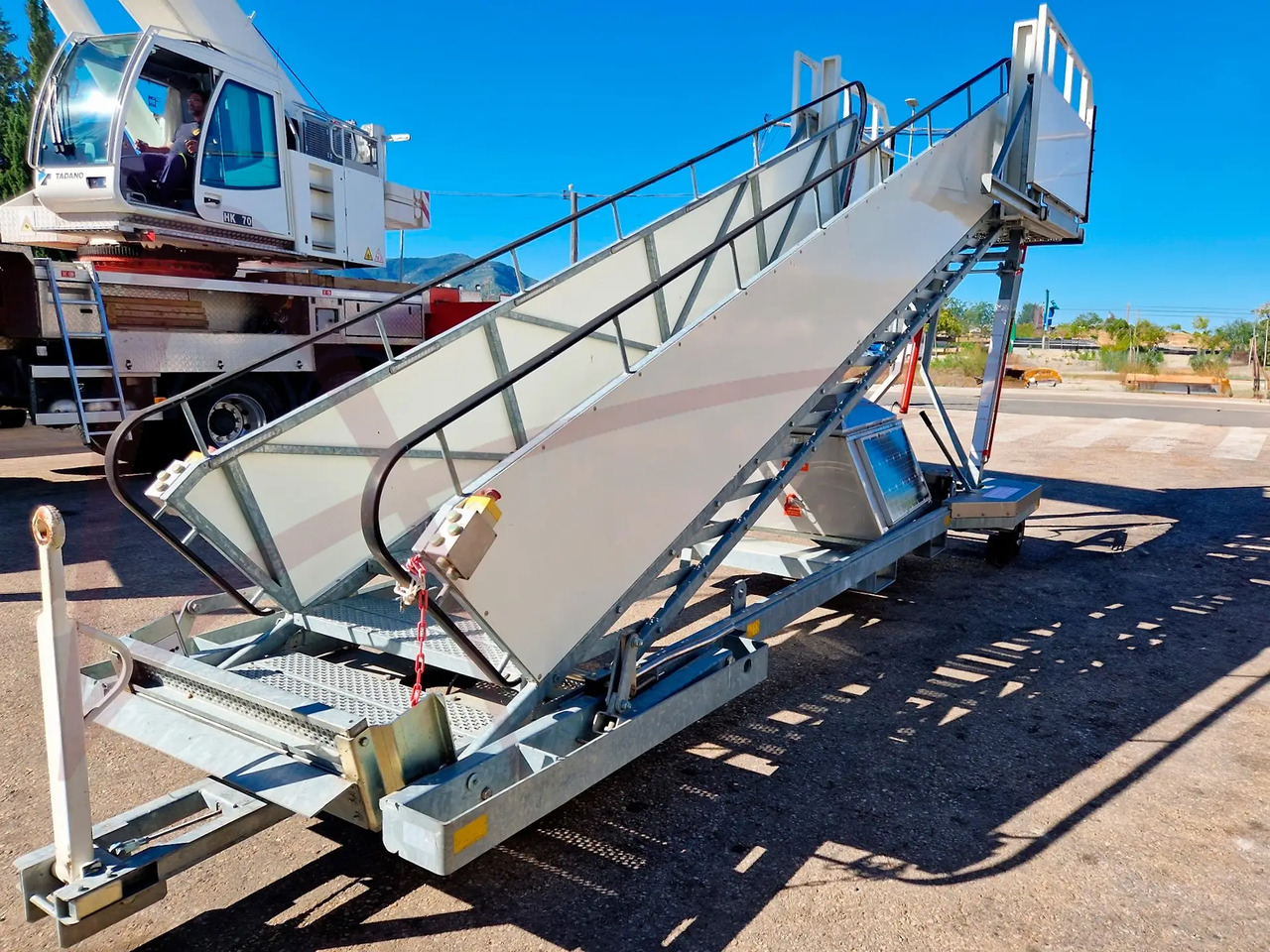 SPS PT-18_2 - Putničke stepenice: slika SPS PT-18_2 - Putničke stepenice SPS PT-18_2 - Putničke stepenice: slika SPS PT-18_2 - Putničke stepenice