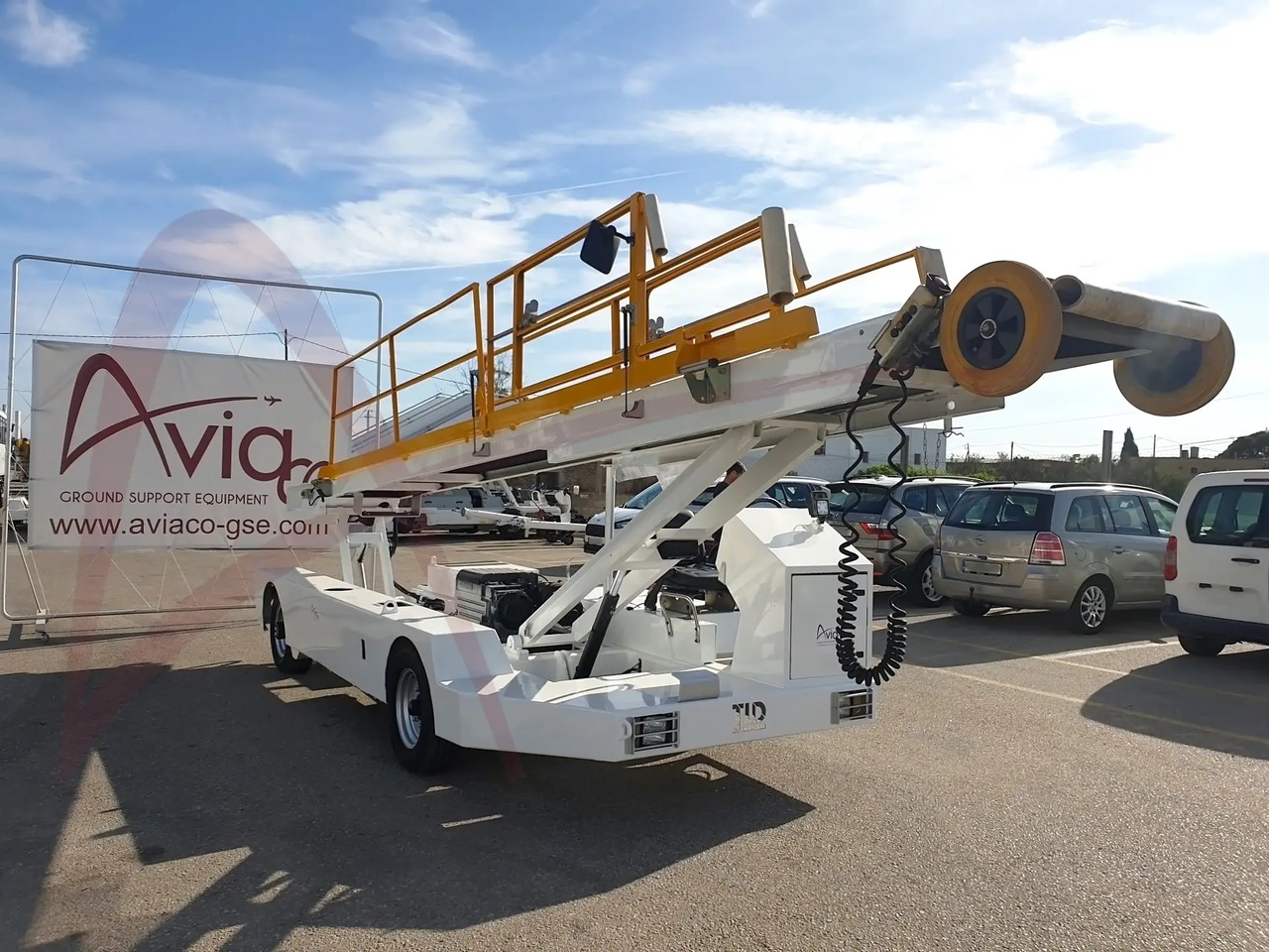TLD NBL-D - Vozilo s transportnom trakom: slika TLD NBL-D - Vozilo s transportnom trakom TLD NBL-D - Vozilo s transportnom trakom: slika TLD NBL-D - Vozilo s transportnom trakom