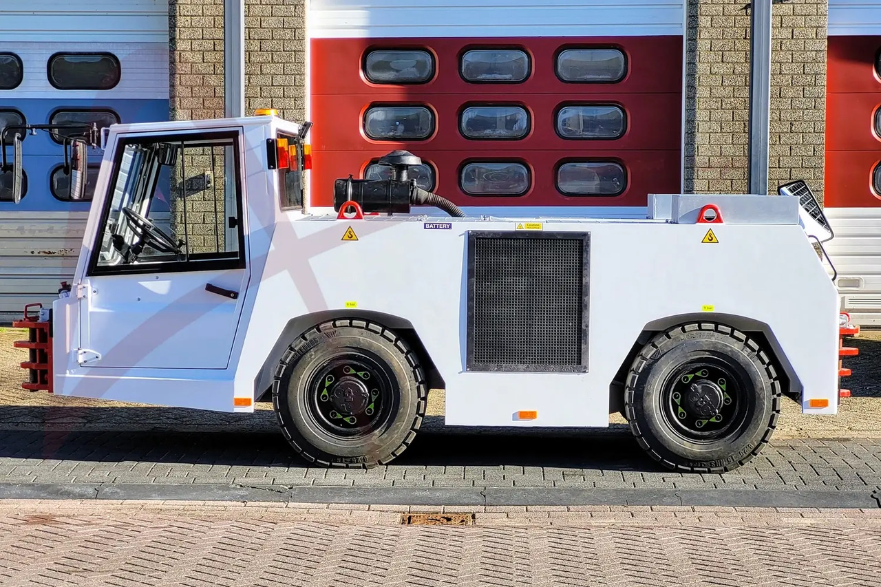 Traktor za vuču zrakoplova TLD TMX-100: slika Traktor za vuču zrakoplova TLD TMX-100