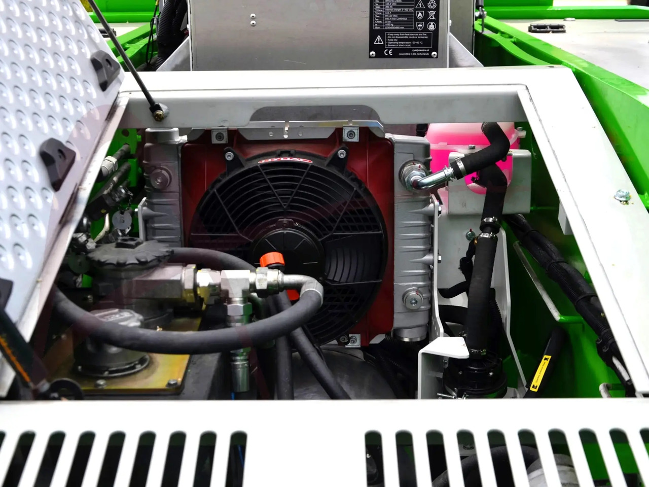 TLD TMX-150/12 - Traktor za vuču zrakoplova: slika TLD TMX-150/12 - Traktor za vuču zrakoplova TLD TMX-150/12 - Traktor za vuču zrakoplova: slika TLD TMX-150/12 - Traktor za vuču zrakoplova