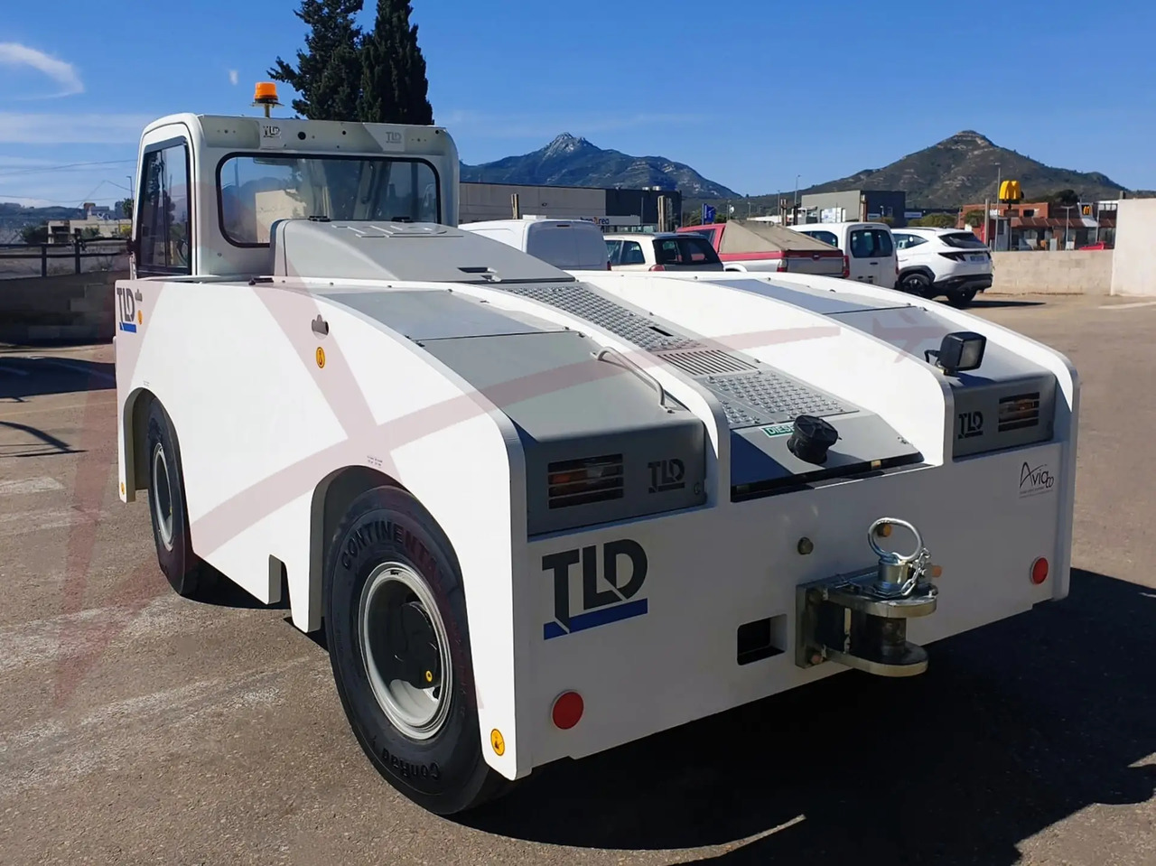 TLD TMX-150/12 - Traktor za vuču zrakoplova: slika TLD TMX-150/12 - Traktor za vuču zrakoplova TLD TMX-150/12 - Traktor za vuču zrakoplova: slika TLD TMX-150/12 - Traktor za vuču zrakoplova