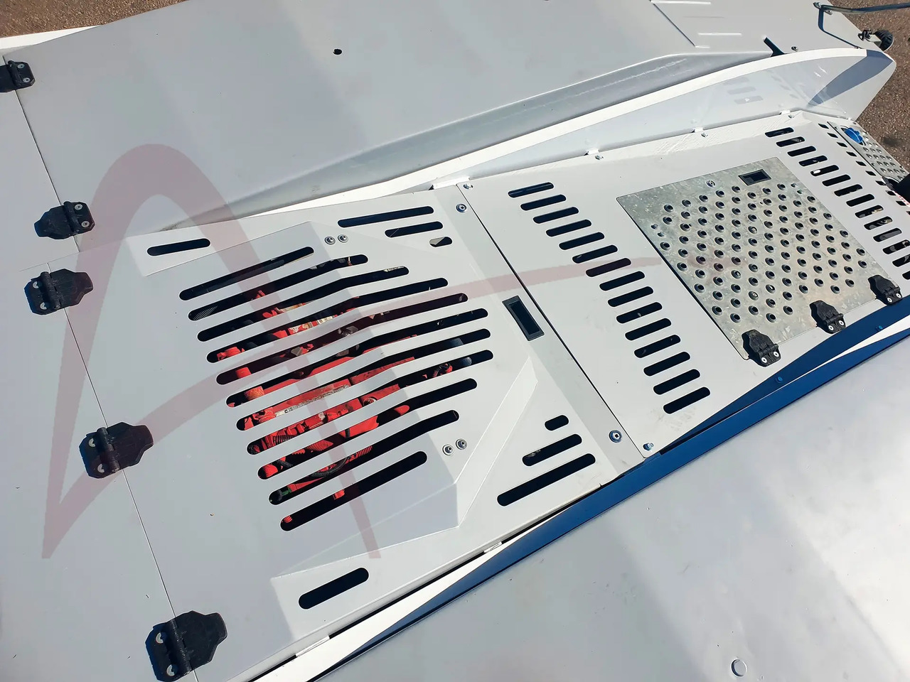 TLD TMX 350-28 - Traktor za vuču zrakoplova: slika TLD TMX 350-28 - Traktor za vuču zrakoplova TLD TMX 350-28 - Traktor za vuču zrakoplova: slika TLD TMX 350-28 - Traktor za vuču zrakoplova