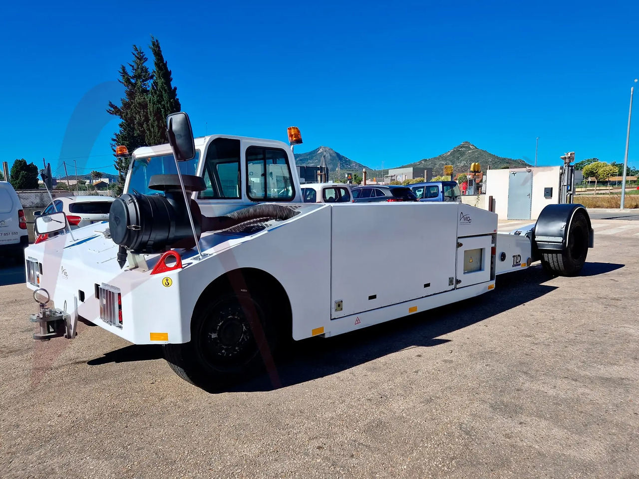 TLD TPX-200-S - Traktor za vuču zrakoplova: slika TLD TPX-200-S - Traktor za vuču zrakoplova TLD TPX-200-S - Traktor za vuču zrakoplova: slika TLD TPX-200-S - Traktor za vuču zrakoplova