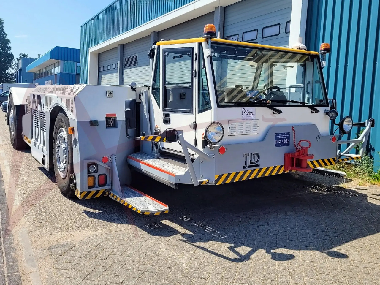 TLD TPX-500-MTS - Traktor za vuču zrakoplova: slika TLD TPX-500-MTS - Traktor za vuču zrakoplova TLD TPX-500-MTS - Traktor za vuču zrakoplova: slika TLD TPX-500-MTS - Traktor za vuču zrakoplova
