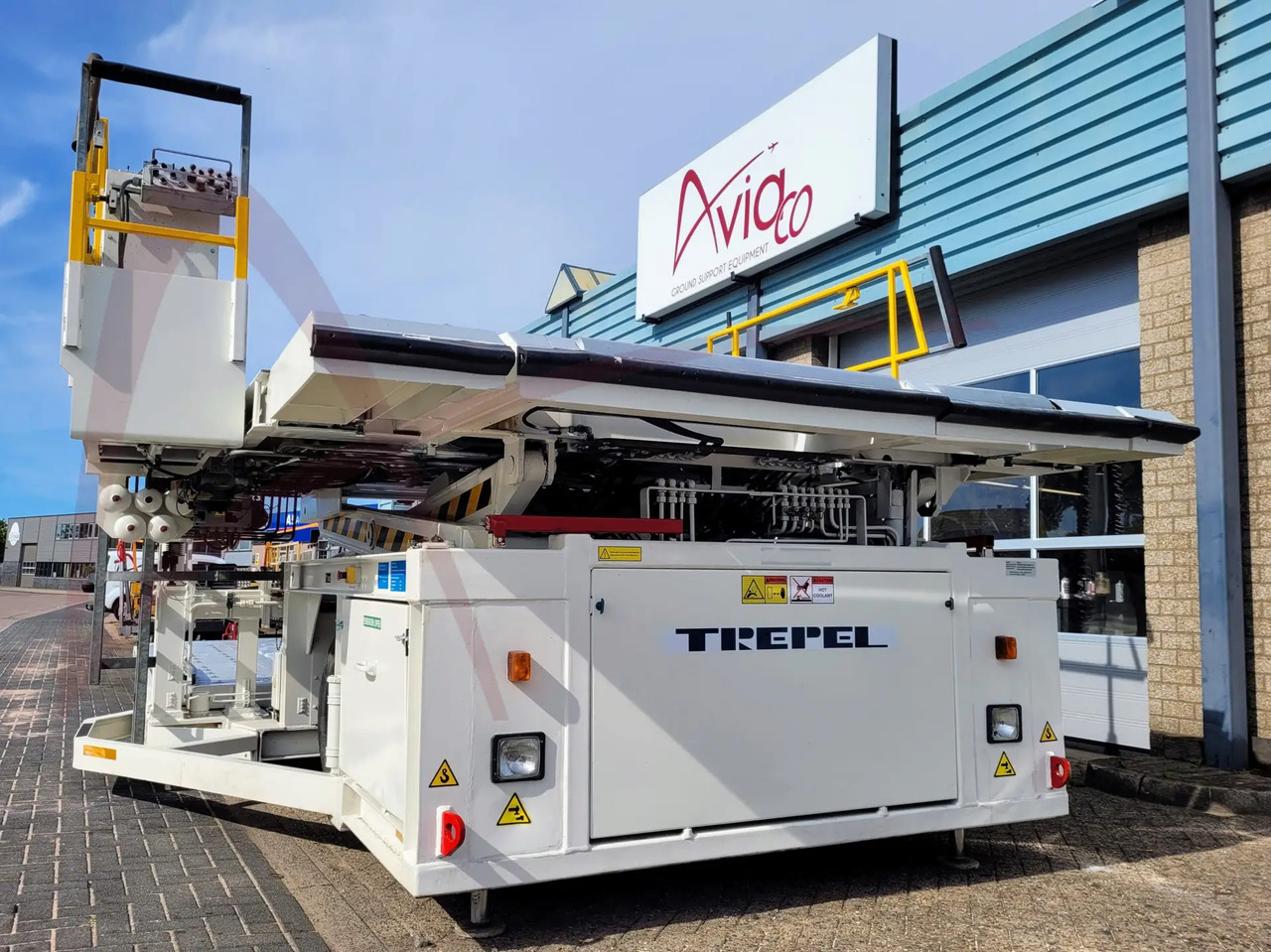 TREPEL CHAMP 70W - Utovarivač kontejnera/ Paleta: slika TREPEL CHAMP 70W - Utovarivač kontejnera/ Paleta TREPEL CHAMP 70W - Utovarivač kontejnera/ Paleta: slika TREPEL CHAMP 70W - Utovarivač kontejnera/ Paleta