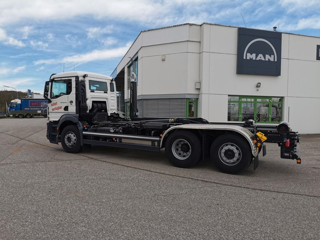 MAN TGS 26.470 Abrollkipper MEILLER RS21.70 6x2/4 - Kamion s kukastom dizalicom: slika MAN TGS 26.470 Abrollkipper MEILLER RS21.70 6x2/4 - Kamion s kukastom dizalicom MAN TGS 26.470 Abrollkipper MEILLER RS21.70 6x2/4 - Kamion s kukastom dizalicom: slika MAN TGS 26.470 Abrollkipper MEILLER RS21.70 6x2/4 - Kamion s kukastom dizalicom