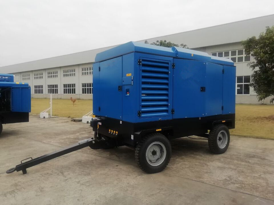 Liutech 400-30 1412CFM 30Bar Portable Screw Diesel - Zračni kompresor: slika Liutech 400-30 1412CFM 30Bar Portable Screw Diesel - Zračni kompresor Liutech 400-30 1412CFM 30Bar Portable Screw Diesel - Zračni kompresor: slika Liutech 400-30 1412CFM 30Bar Portable Screw Diesel - Zračni kompresor