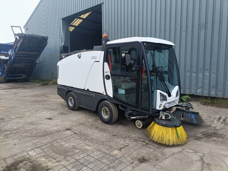 Bucher C 202 compact street sweeper johnson - Cestovna čistilica: slika Bucher C 202 compact street sweeper johnson - Cestovna čistilica Bucher C 202 compact street sweeper johnson - Cestovna čistilica: slika Bucher C 202 compact street sweeper johnson - Cestovna čistilica