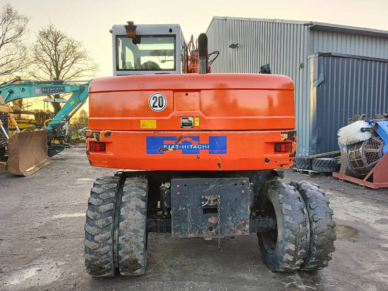 FIAT-HITACHI FH120W bandenkraan Wheel Excavator graafmachine - Bager na kotačima: slika FIAT-HITACHI FH120W bandenkraan Wheel Excavator graafmachine - Bager na kotačima FIAT-HITACHI FH120W bandenkraan Wheel Excavator graafmachine - Bager na kotačima: slika FIAT-HITACHI FH120W bandenkraan Wheel Excavator graafmachine - Bager na kotačima