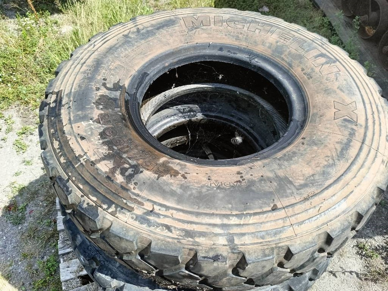 Gume i felge za Građevinski strojevi Michelin 6,50 R16 C 7,00R16 C 22/100R16 255/100R16 banden l: slika Gume i felge za Građevinski strojevi Michelin 6,50 R16 C 7,00R16 C 22/100R16 255/100R16 banden l
