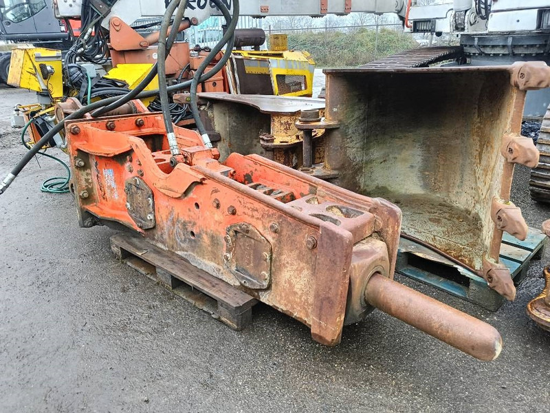 Hidraulični čekić za Građevinski strojevi NPK E 210 GH9 hamer hammer hydraulic 18-25 ton 2000: slika Hidraulični čekić za Građevinski strojevi NPK E 210 GH9 hamer hammer hydraulic 18-25 ton 2000 Hidraulični čekić za Građevinski strojevi NPK E 210 GH9 hamer hammer hydraulic 18-25 ton 2000: slika Hidraulični čekić za Građevinski strojevi NPK E 210 GH9 hamer hammer hydraulic 18-25 ton 2000