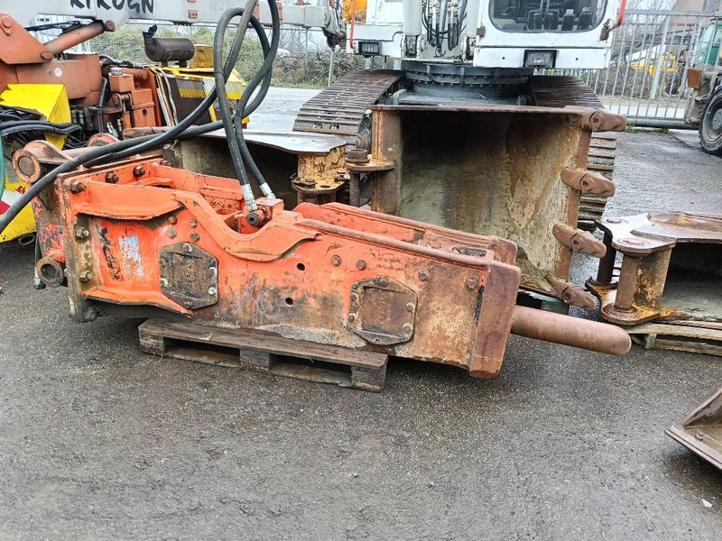 Hidraulični čekić za Građevinski strojevi NPK E 210 GH9 hamer hammer hydraulic 18-25 ton 2000: slika Hidraulični čekić za Građevinski strojevi NPK E 210 GH9 hamer hammer hydraulic 18-25 ton 2000 Hidraulični čekić za Građevinski strojevi NPK E 210 GH9 hamer hammer hydraulic 18-25 ton 2000: slika Hidraulični čekić za Građevinski strojevi NPK E 210 GH9 hamer hammer hydraulic 18-25 ton 2000