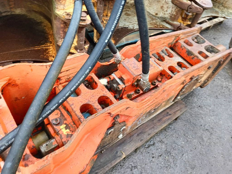 Hidraulični čekić za Građevinski strojevi NPK E 210 GH9 hamer hammer hydraulic 18-25 ton 2000: slika Hidraulični čekić za Građevinski strojevi NPK E 210 GH9 hamer hammer hydraulic 18-25 ton 2000 Hidraulični čekić za Građevinski strojevi NPK E 210 GH9 hamer hammer hydraulic 18-25 ton 2000: slika Hidraulični čekić za Građevinski strojevi NPK E 210 GH9 hamer hammer hydraulic 18-25 ton 2000