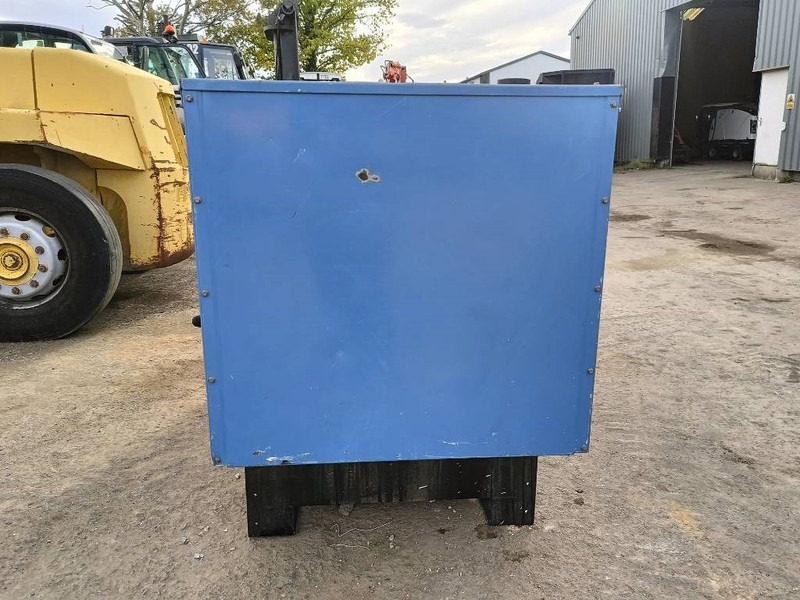 SDMO J 44 K 44kva 64 A 35 kw generator aggregaat silent - Generatorski set: slika SDMO J 44 K 44kva 64 A 35 kw generator aggregaat silent - Generatorski set SDMO J 44 K 44kva 64 A 35 kw generator aggregaat silent - Generatorski set: slika SDMO J 44 K 44kva 64 A 35 kw generator aggregaat silent - Generatorski set