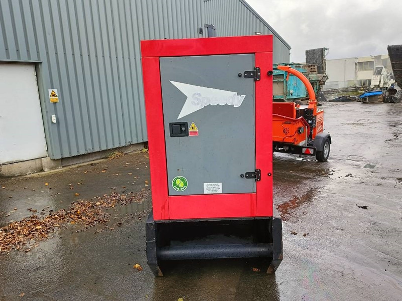 SDMO R220 C3 220 kva generator aggregaat 380V - Generatorski set: slika SDMO R220 C3 220 kva generator aggregaat 380V - Generatorski set SDMO R220 C3 220 kva generator aggregaat 380V - Generatorski set: slika SDMO R220 C3 220 kva generator aggregaat 380V - Generatorski set