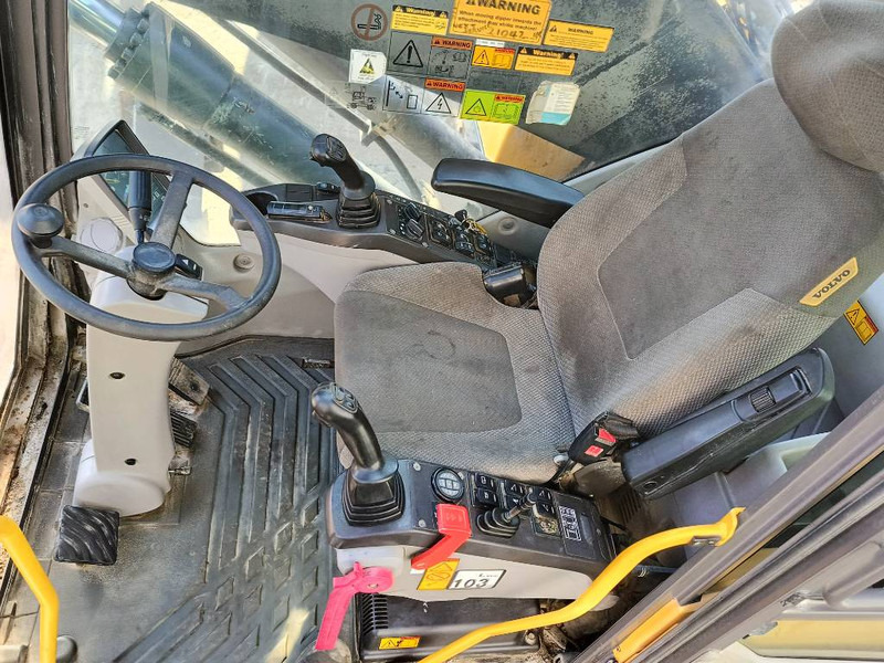 Stroj za rukovanje otpadom za prijevoz smeća Volvo EW 210 D waste industry handler 25ton umslagbagger: slika Stroj za rukovanje otpadom za prijevoz smeća Volvo EW 210 D waste industry handler 25ton umslagbagger
