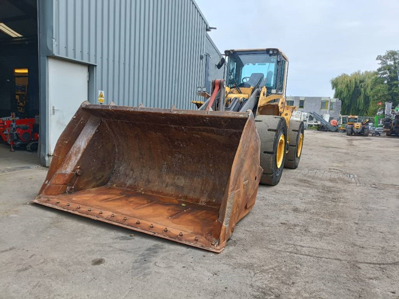 Volvo L 120 F Loader shovel wiellader - Utovarivač na kotačima: slika Volvo L 120 F Loader shovel wiellader - Utovarivač na kotačima Volvo L 120 F Loader shovel wiellader - Utovarivač na kotačima: slika Volvo L 120 F Loader shovel wiellader - Utovarivač na kotačima