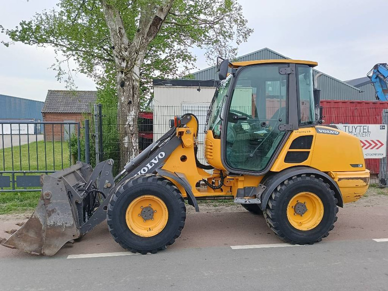 Volvo L 20 F-P shovel wiellader loader lader 2012 bak - Utovarivač na kotačima: slika Volvo L 20 F-P shovel wiellader loader lader 2012 bak - Utovarivač na kotačima Volvo L 20 F-P shovel wiellader loader lader 2012 bak - Utovarivač na kotačima: slika Volvo L 20 F-P shovel wiellader loader lader 2012 bak - Utovarivač na kotačima