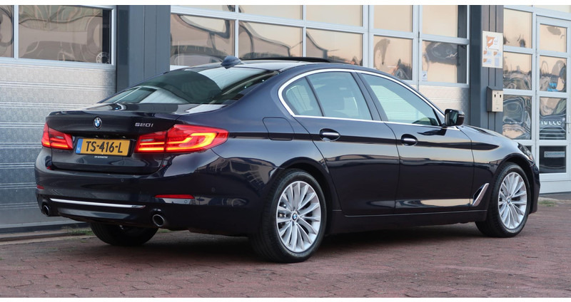 BMW 5 Serie 520i Corporate High Executive SCHUIFDAK/ NAPPA-LEDER/ ACC/ HEAD-UP/ H&K / ETC. - Limuzina: slika BMW 5 Serie 520i Corporate High Executive SCHUIFDAK/ NAPPA-LEDER/ ACC/ HEAD-UP/ H&K / ETC. - Limuzina BMW 5 Serie 520i Corporate High Executive SCHUIFDAK/ NAPPA-LEDER/ ACC/ HEAD-UP/ H&K / ETC. - Limuzina: slika BMW 5 Serie 520i Corporate High Executive SCHUIFDAK/ NAPPA-LEDER/ ACC/ HEAD-UP/ H&K / ETC. - Limuzina